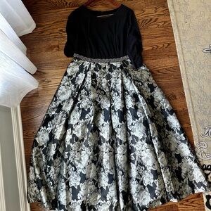 Alex Evenings- plus size 18. Silver and black brocade formal gown